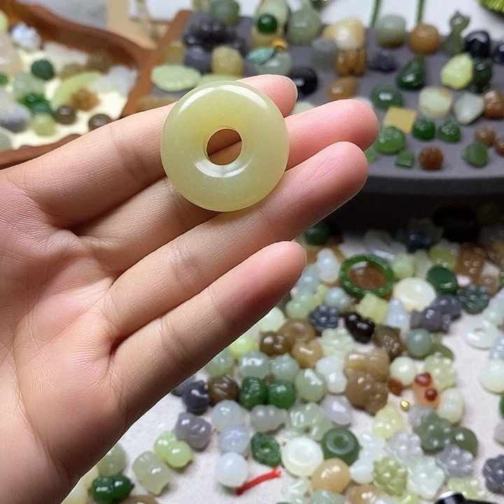未镶嵌和田玉挂件面包扣
