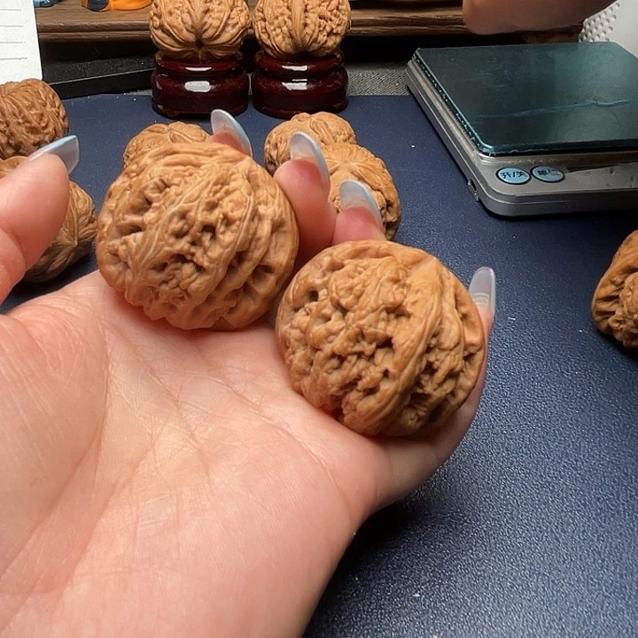 文玩核桃手串W****U粗筋