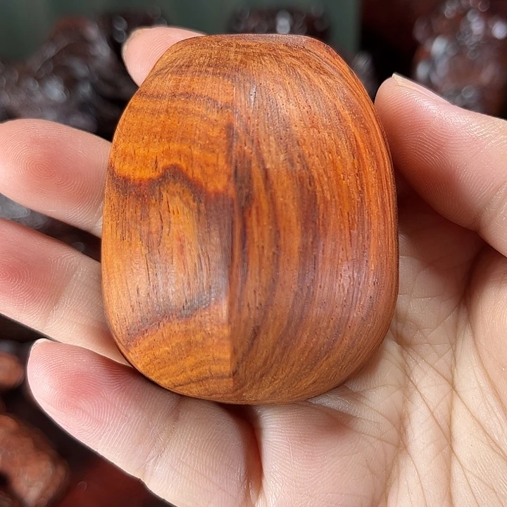 驰****檀香紫檀（小叶紫檀）