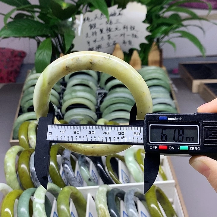 未镶嵌蛇纹石玉手镯15