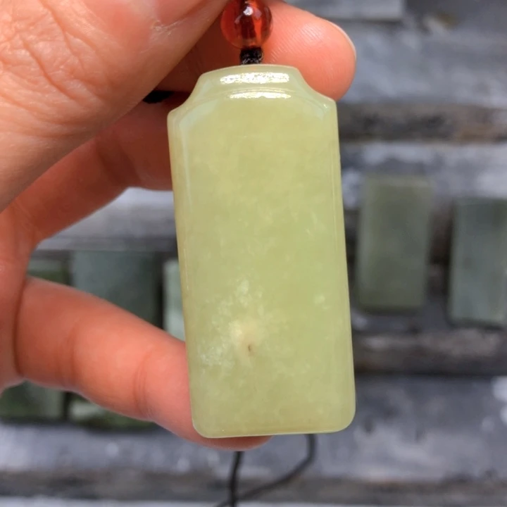 颈饰未镶嵌和田玉