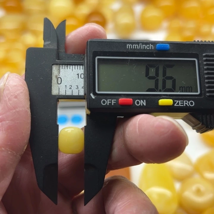 琥珀（矿物珀）未镶嵌裸石