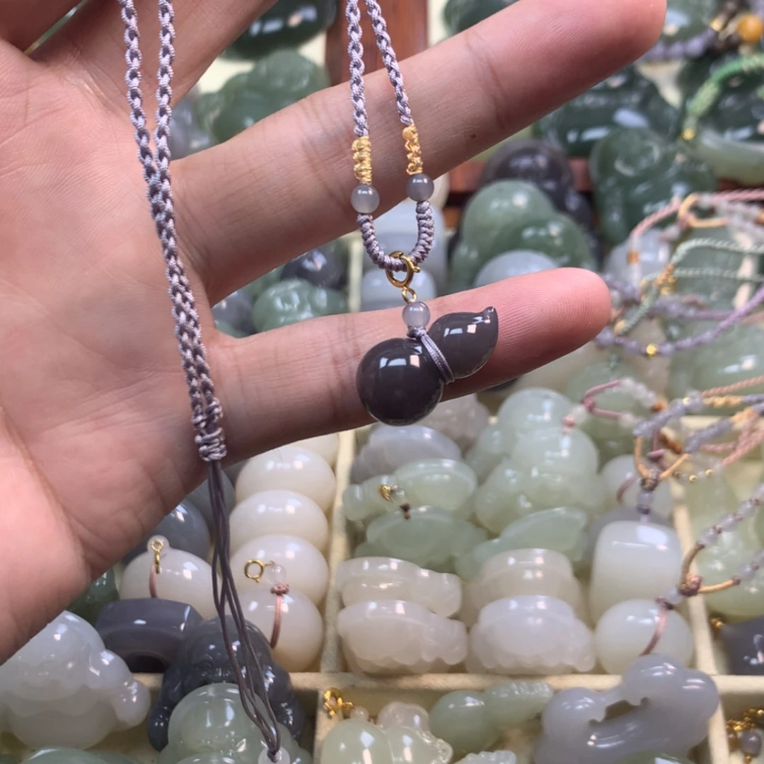 【闪购商品】颈饰未镶嵌和田玉