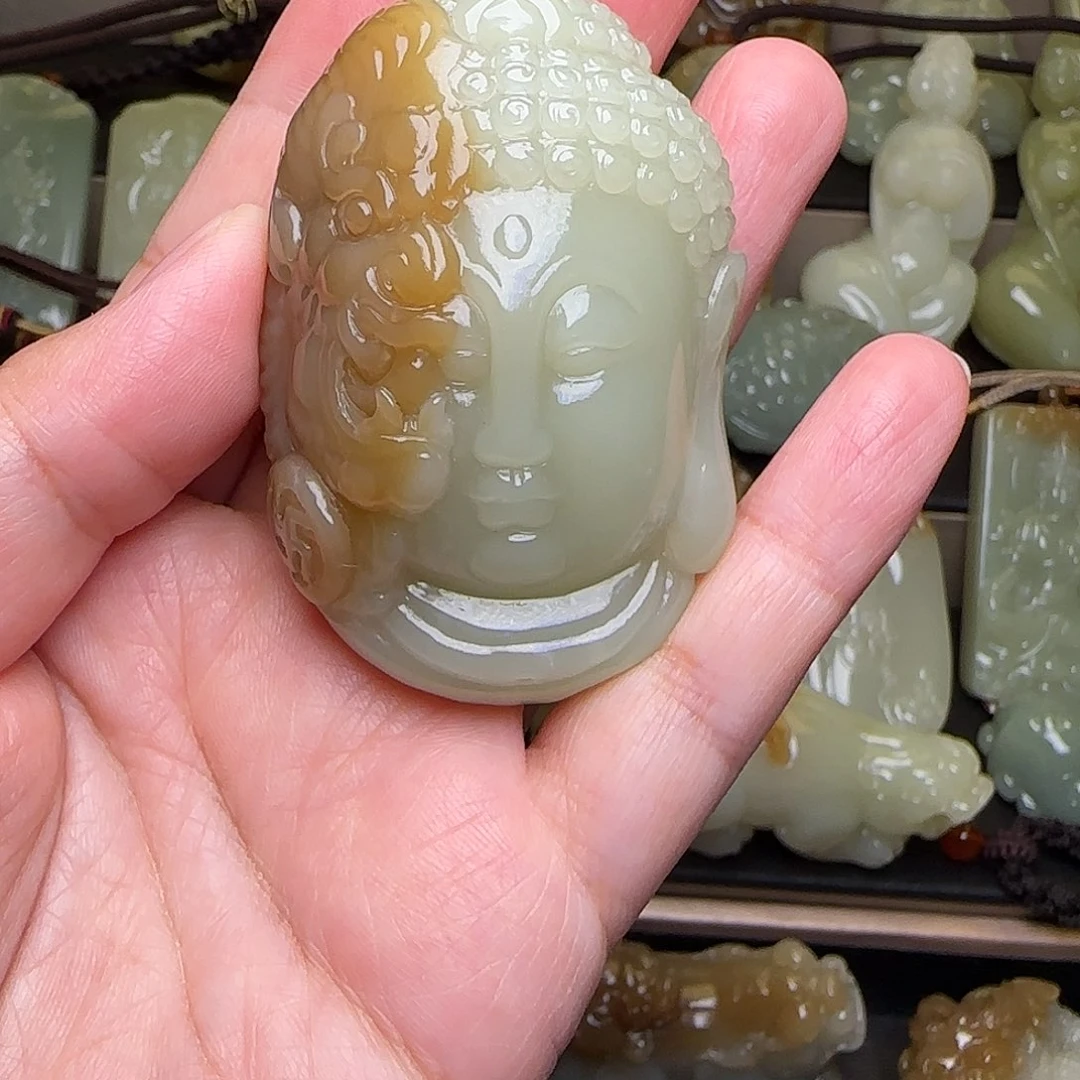 超***人颈饰未镶嵌和田玉