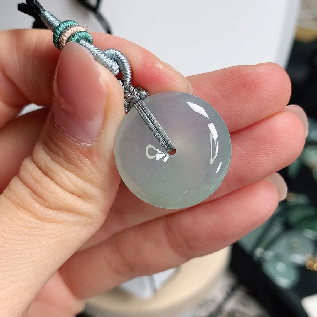 翡翠颈饰未镶嵌平安