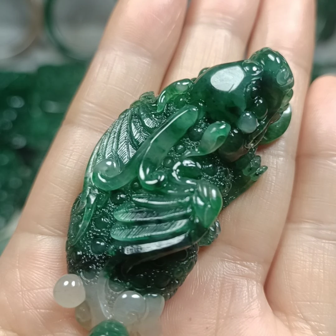 独山玉未镶嵌貔貅