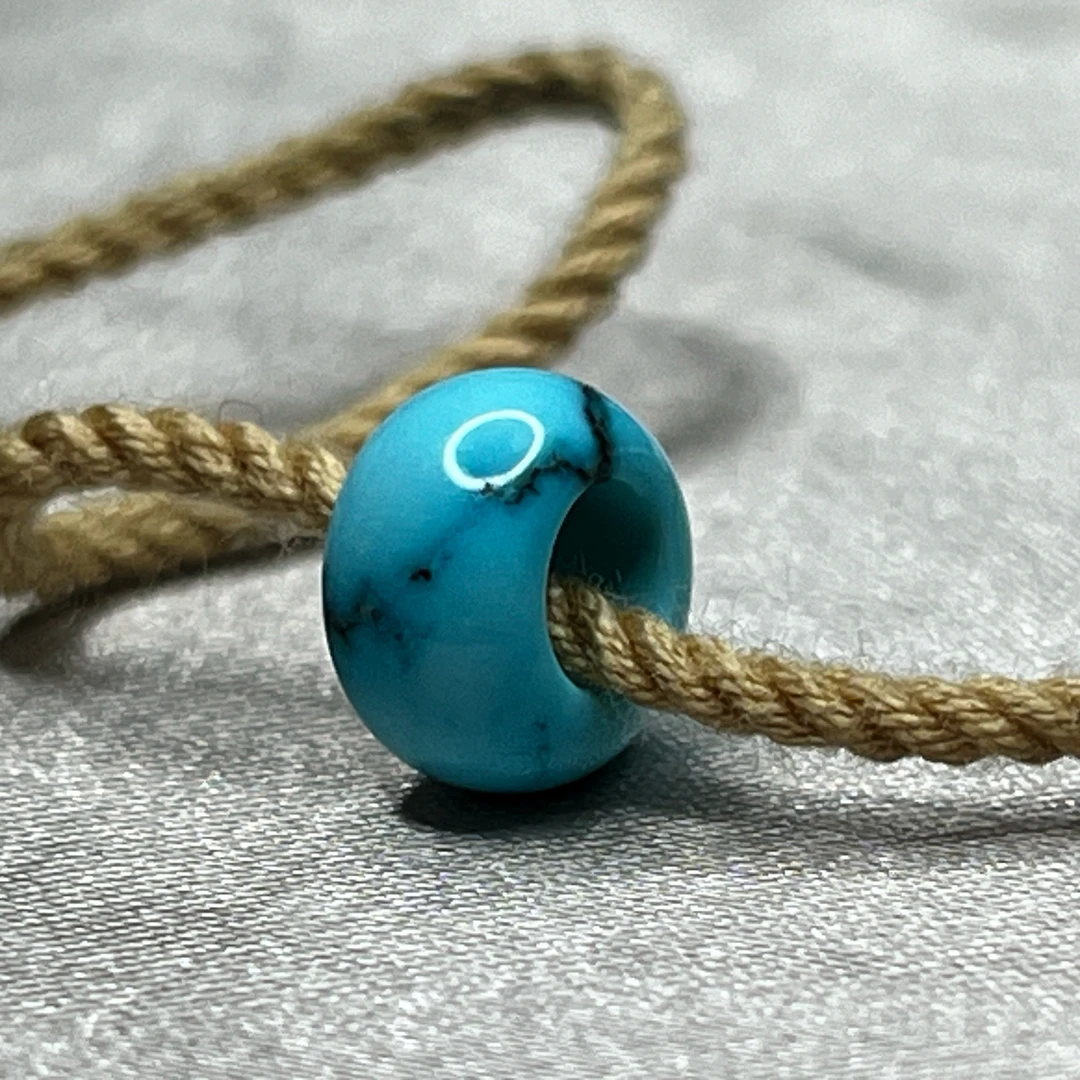 原矿高瓷高蓝绿松石配饰，8.7*5.1mm