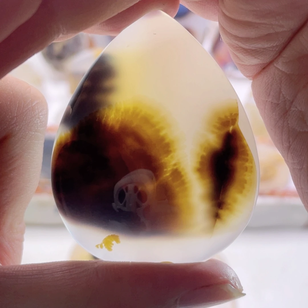 玛瑙/玉髓未镶嵌珠宝奇石