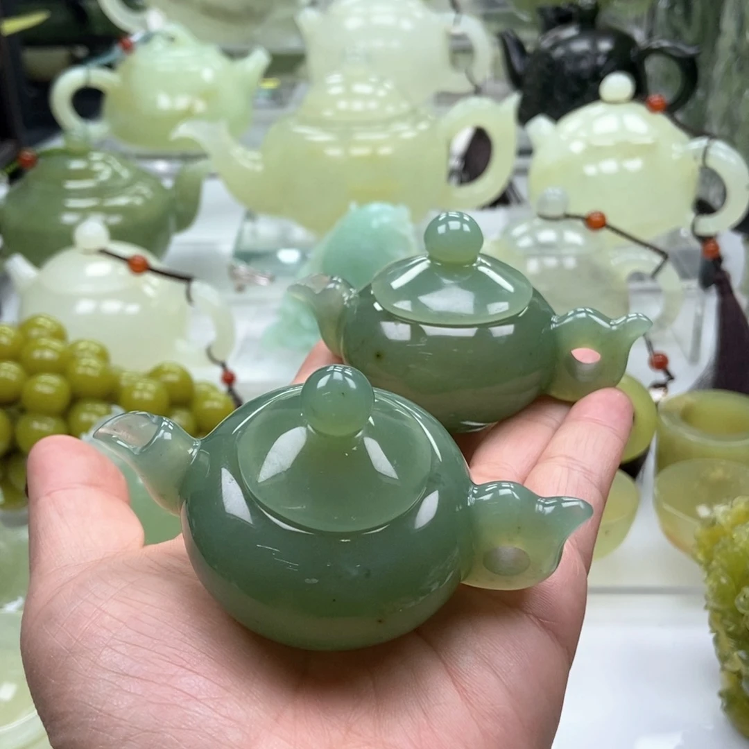 蛇纹石玉壶未镶嵌游*