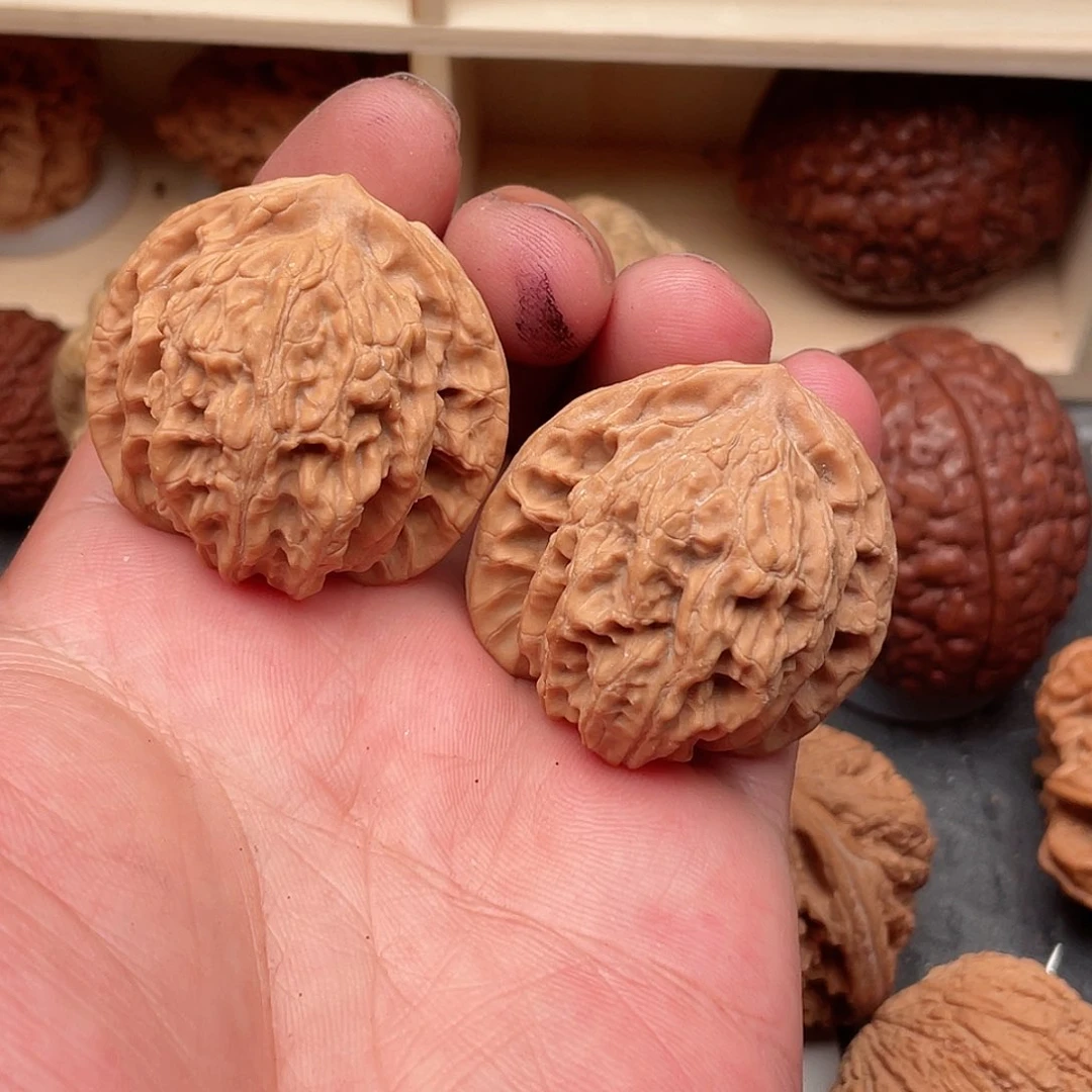 文玩核桃吊坠土***t虎头