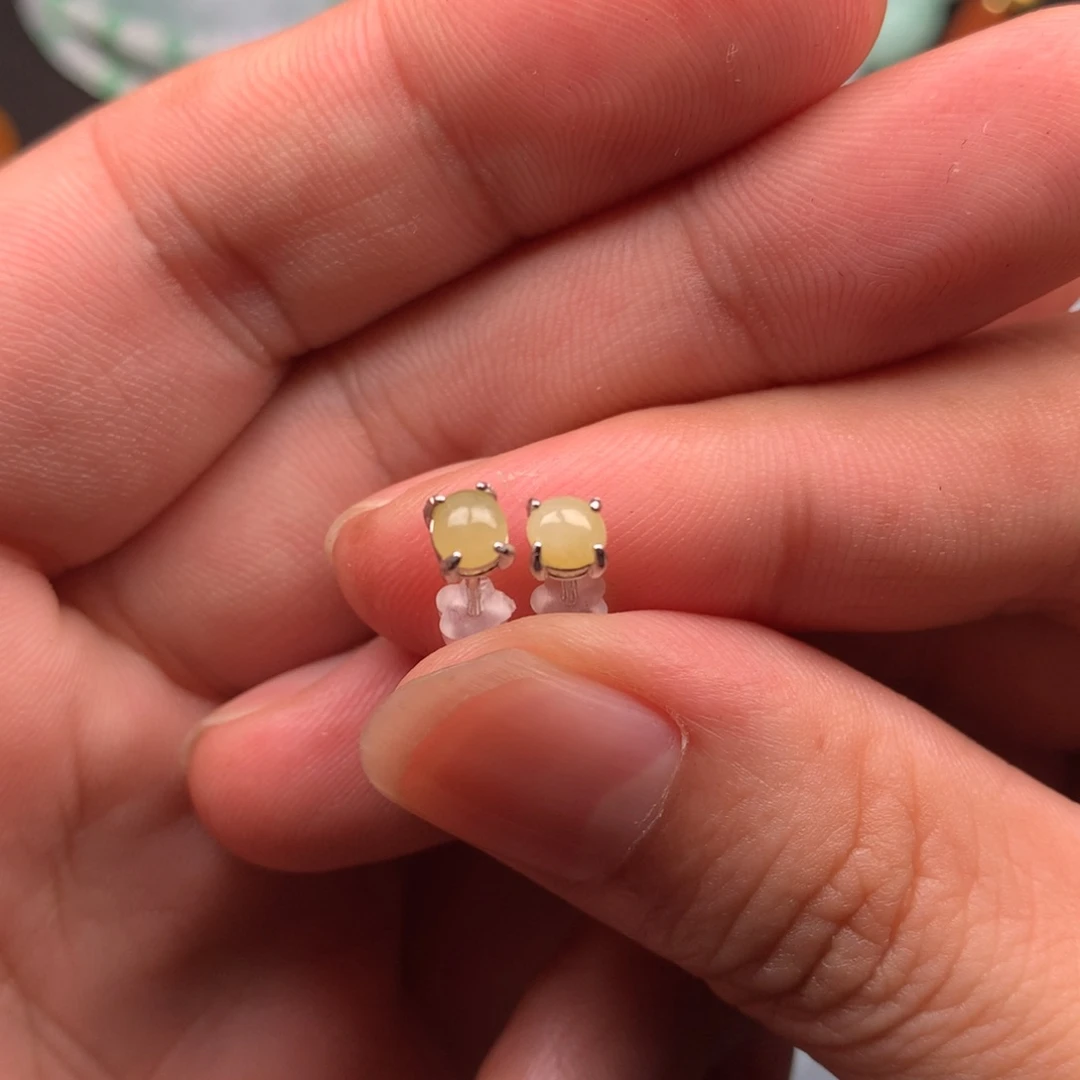 翡翠颈饰未镶嵌默*