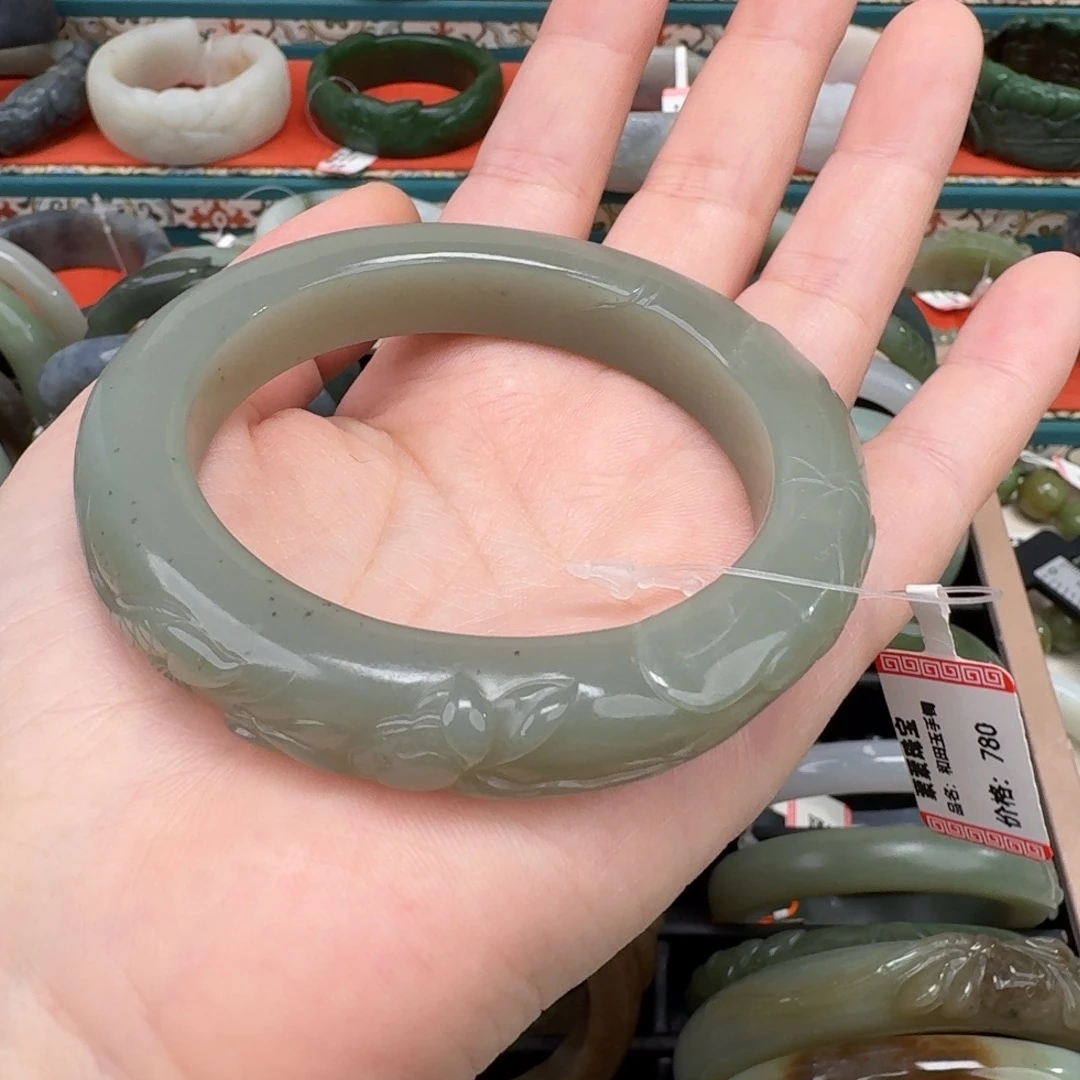 和田玉未镶嵌颈饰55且末不退福利