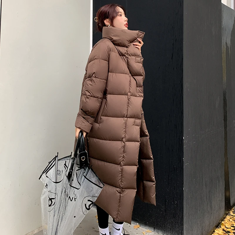 2025年新款女冬季过膝中长款保暖羽绒棉服翻领时尚轻奢柔软外套潮