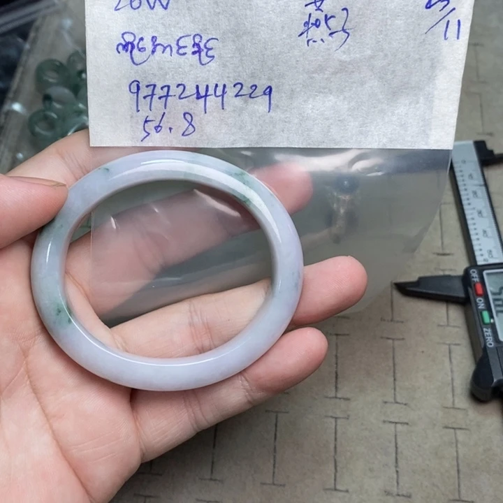 燕***刂定制翡翠未镶嵌手镯