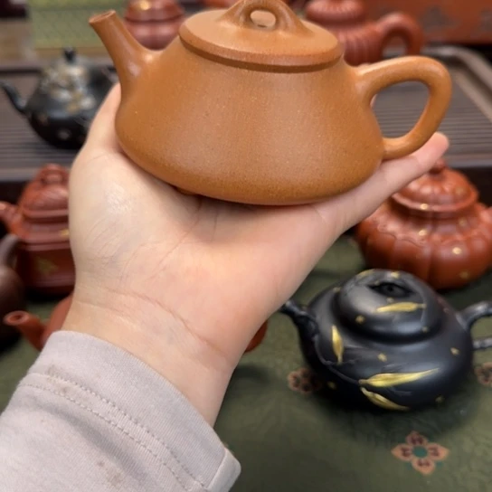 宜兴紫砂黄金段任瓢