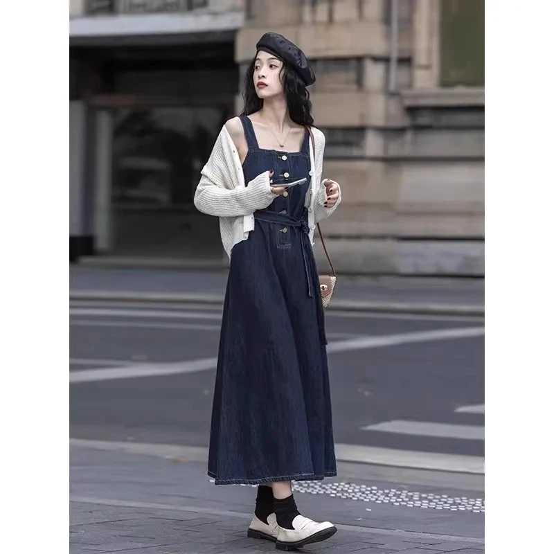2025秋季新款女装韩系减龄显瘦针织开衫牛仔背带连衣裙两件套装女