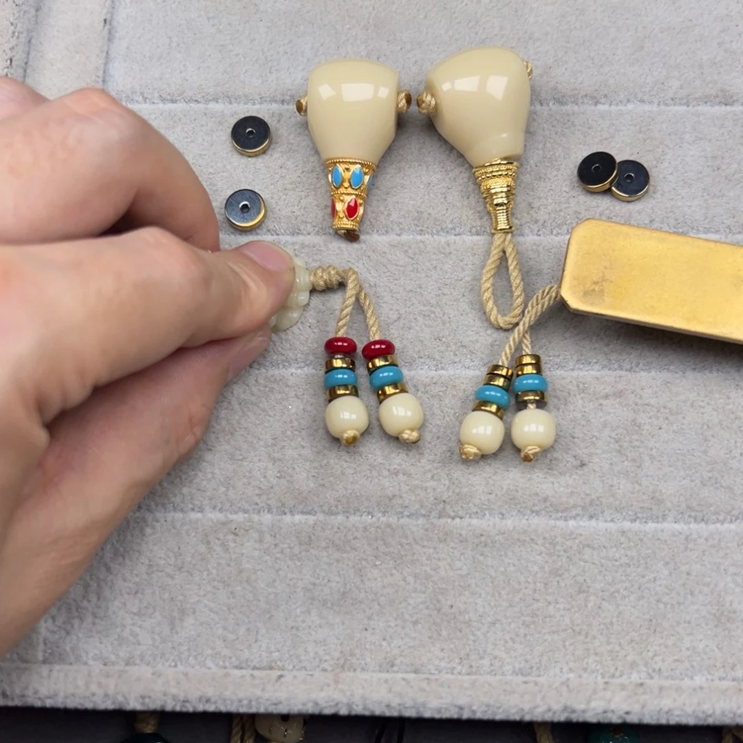 春***6琉璃颈饰两个18三通+弟子珠