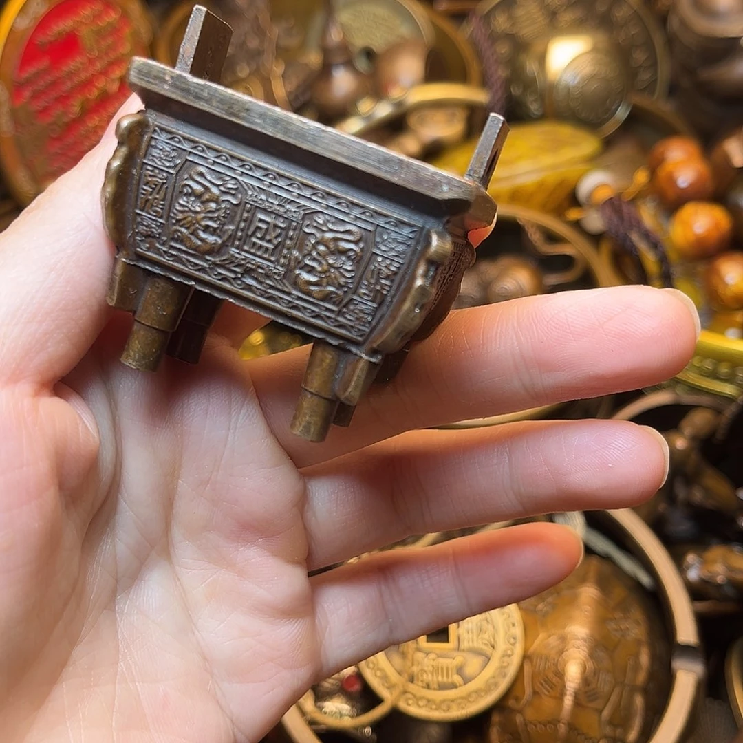 精美铜器工艺品等