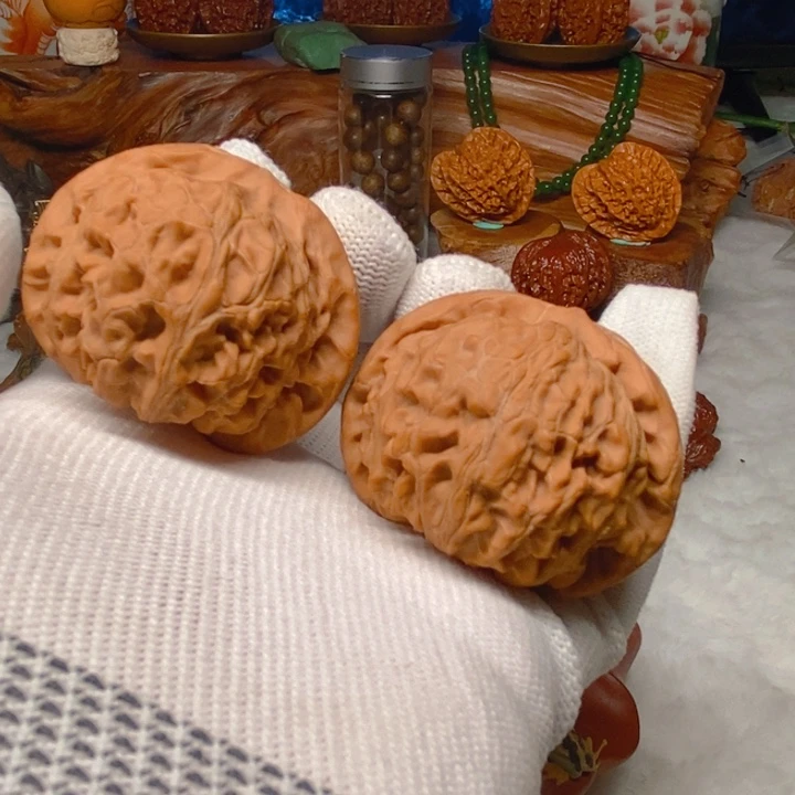 文玩核桃吊坠46宫灯