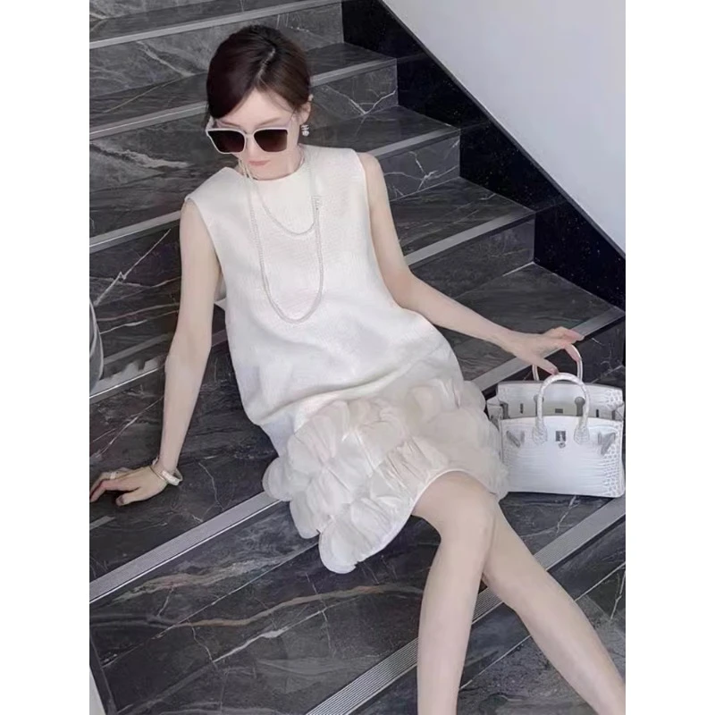 气质女装2025年新款春季时尚法式高级感减龄白色无袖花苞连衣裙子