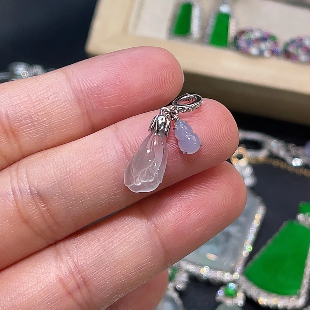 翡翠18K金镶嵌颈饰小提溜