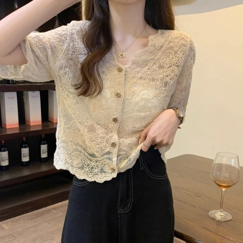 别致绝美2025夏季法式蕾丝高级设计感勾花镂空针织防晒开衫上衣女