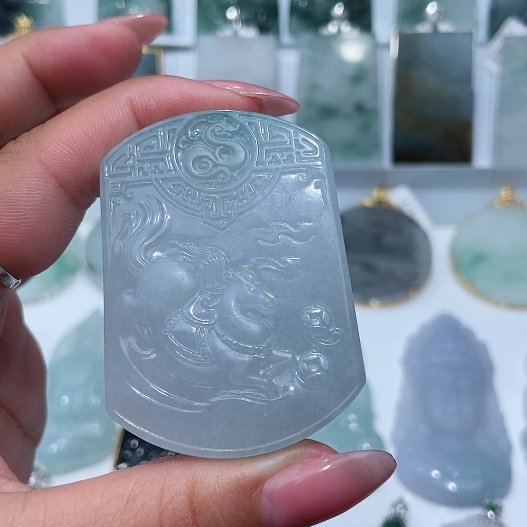 翡翠颈饰未镶嵌缅甸