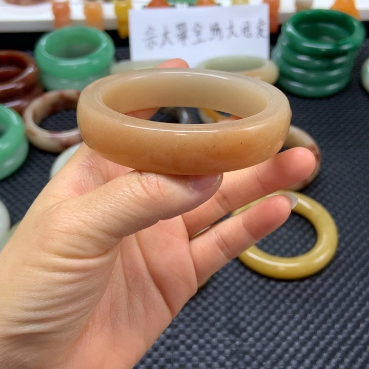 石英质玉未镶嵌手镯