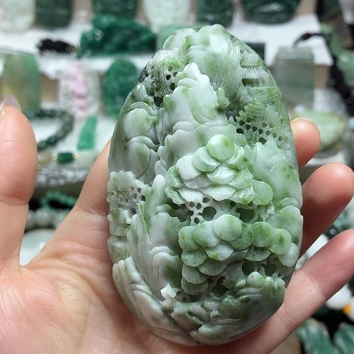 独山玉未镶嵌吊坠