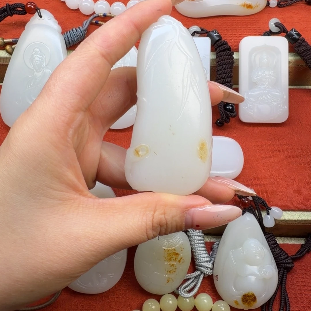 和田玉（糖玉）未镶嵌颈饰