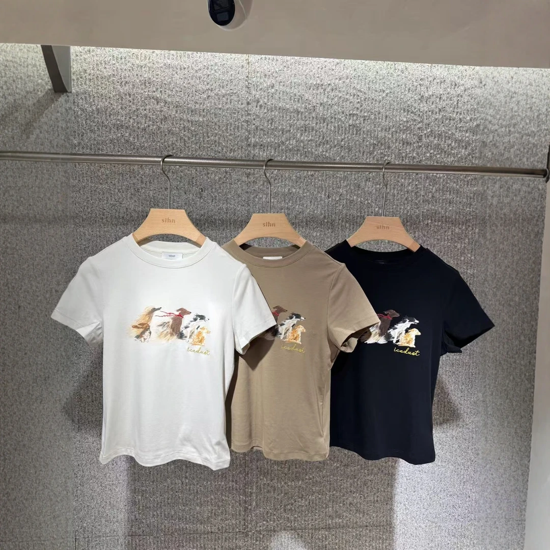 现货【IC吹风小狗T恤】2025秋新款修身显瘦正肩刺绣印花短袖上衣女