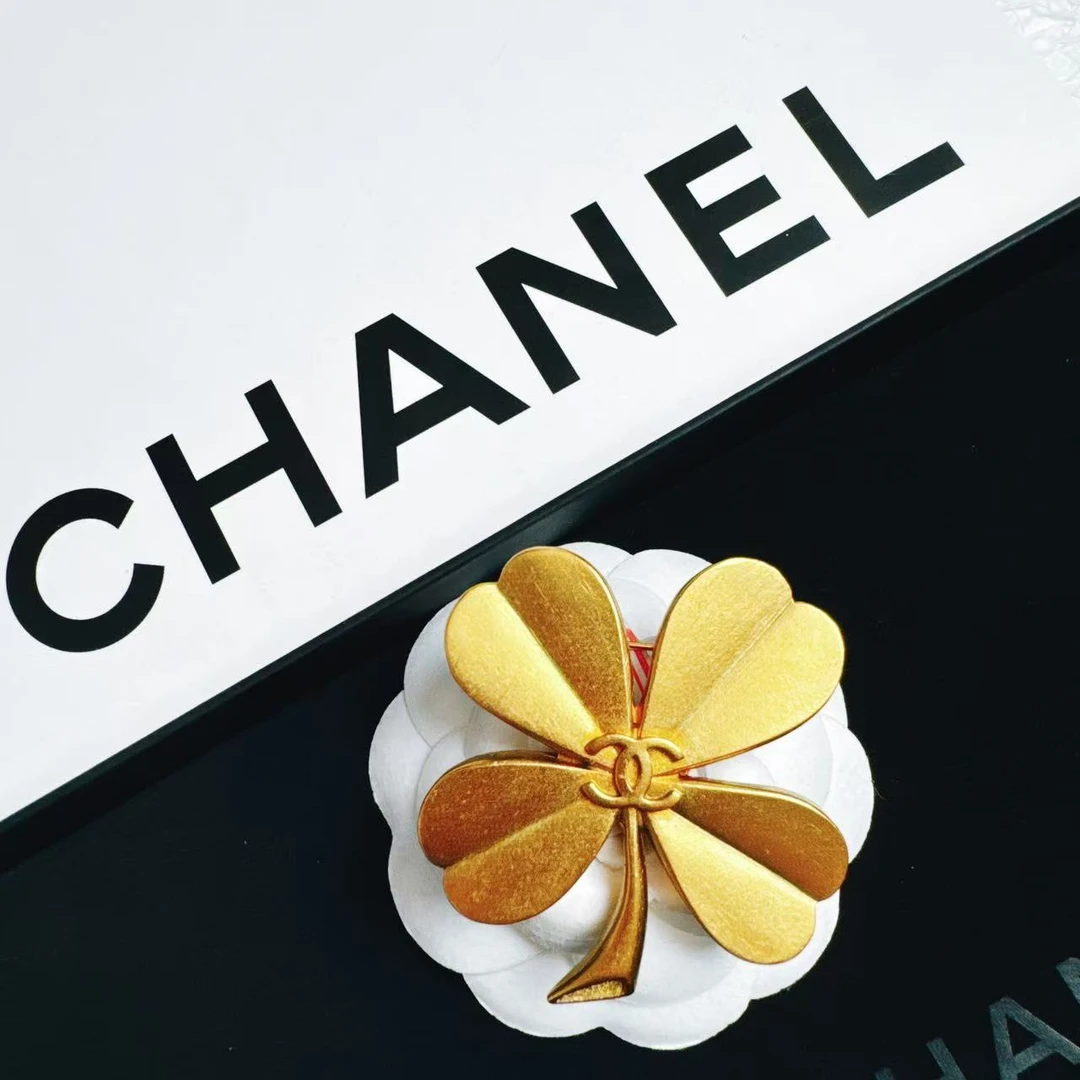 95新 Chanel/香奈儿 柚礼中古/四叶草胸针LZ401414，LZ409418