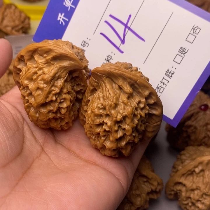 文玩核桃把件巴*嘿14号雕