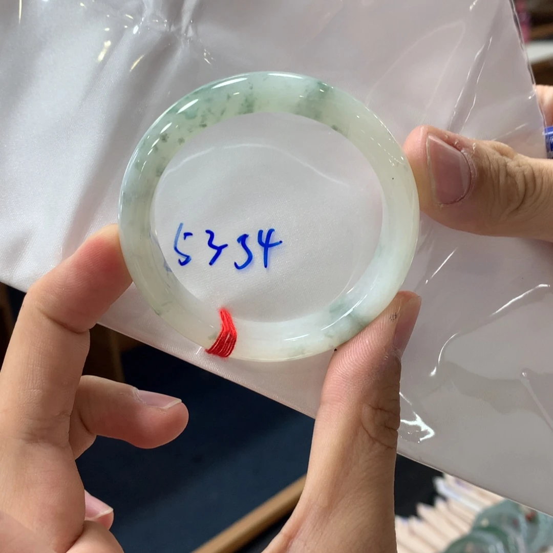 翡翠未镶嵌手镯翡翠