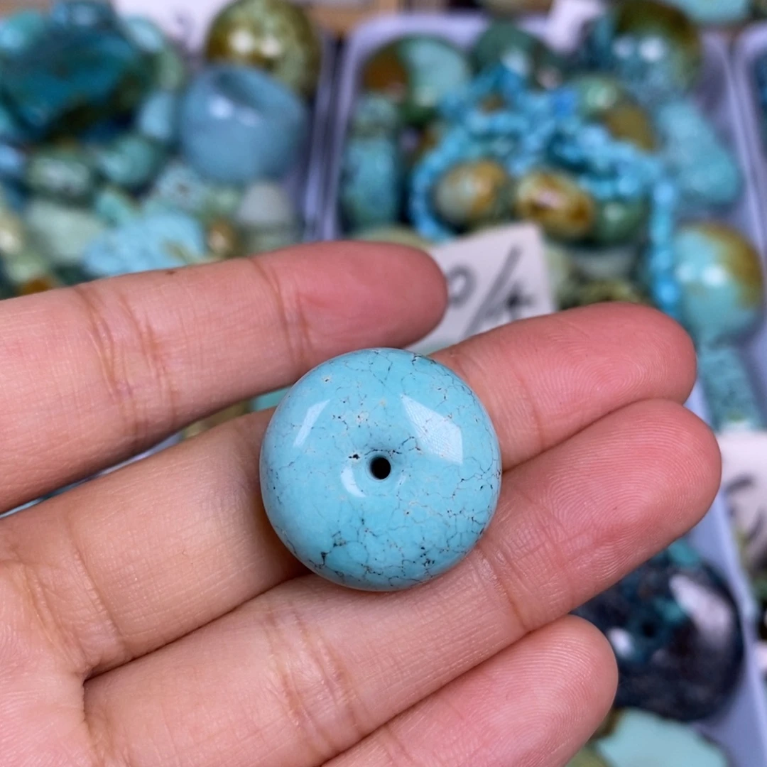 绿松石未镶嵌颈饰