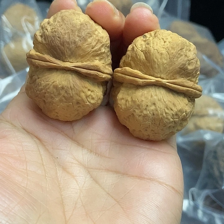 文玩核桃把件云南铁核桃基地5