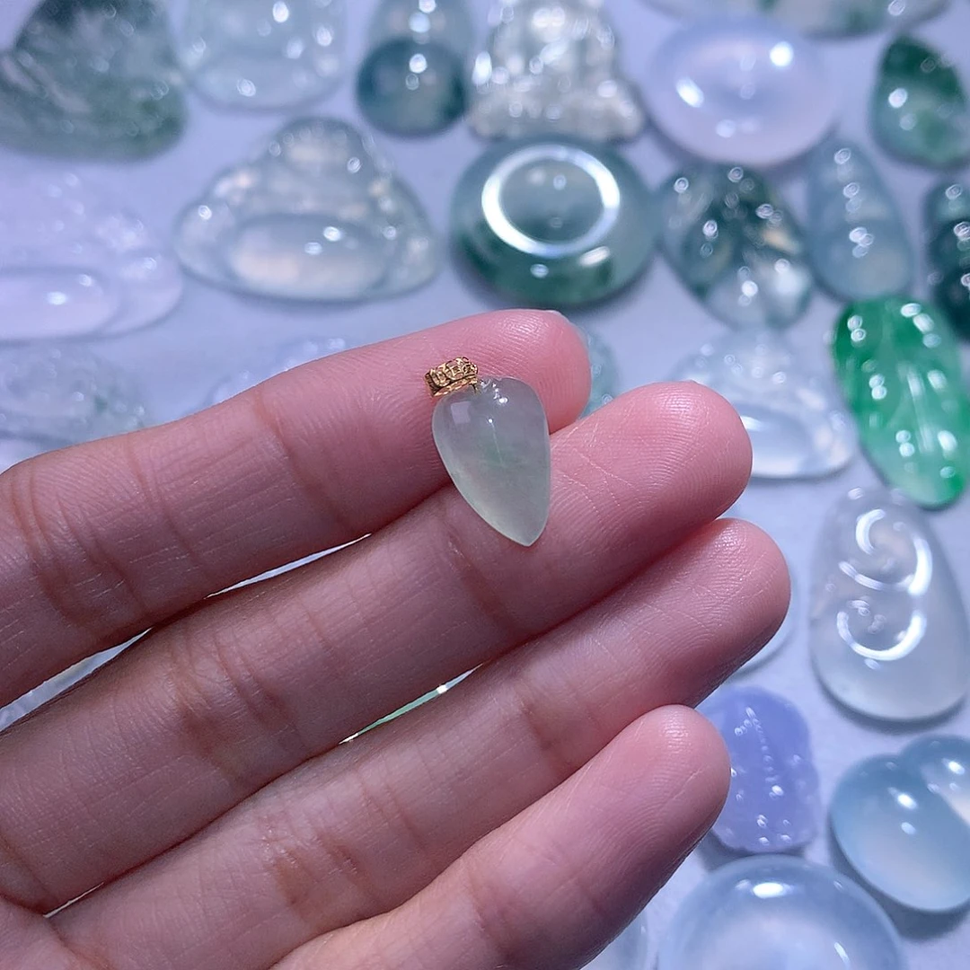 【闪购商品】翡翠颈饰未镶嵌瓜