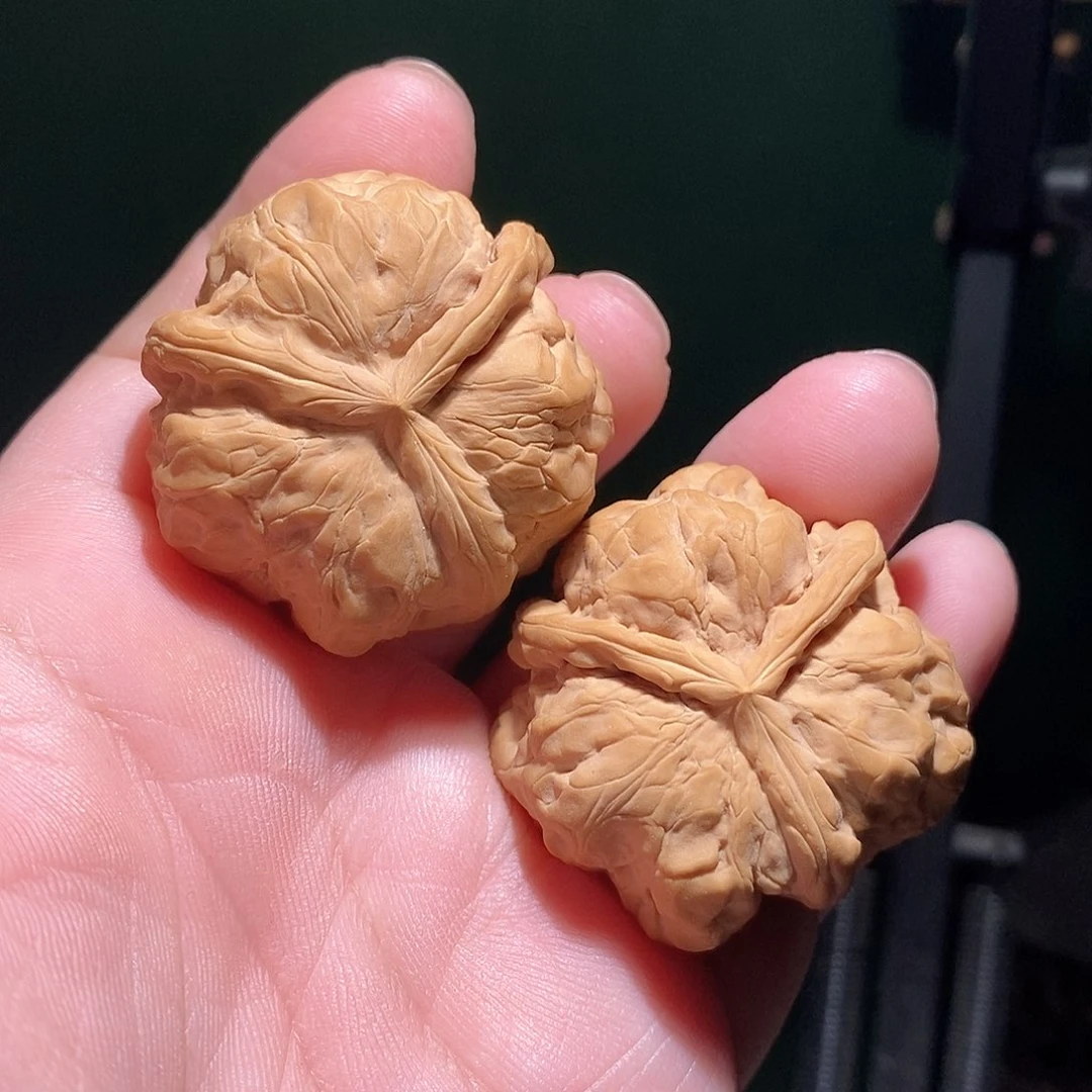 把件文玩核桃41蛤蟆头三棱