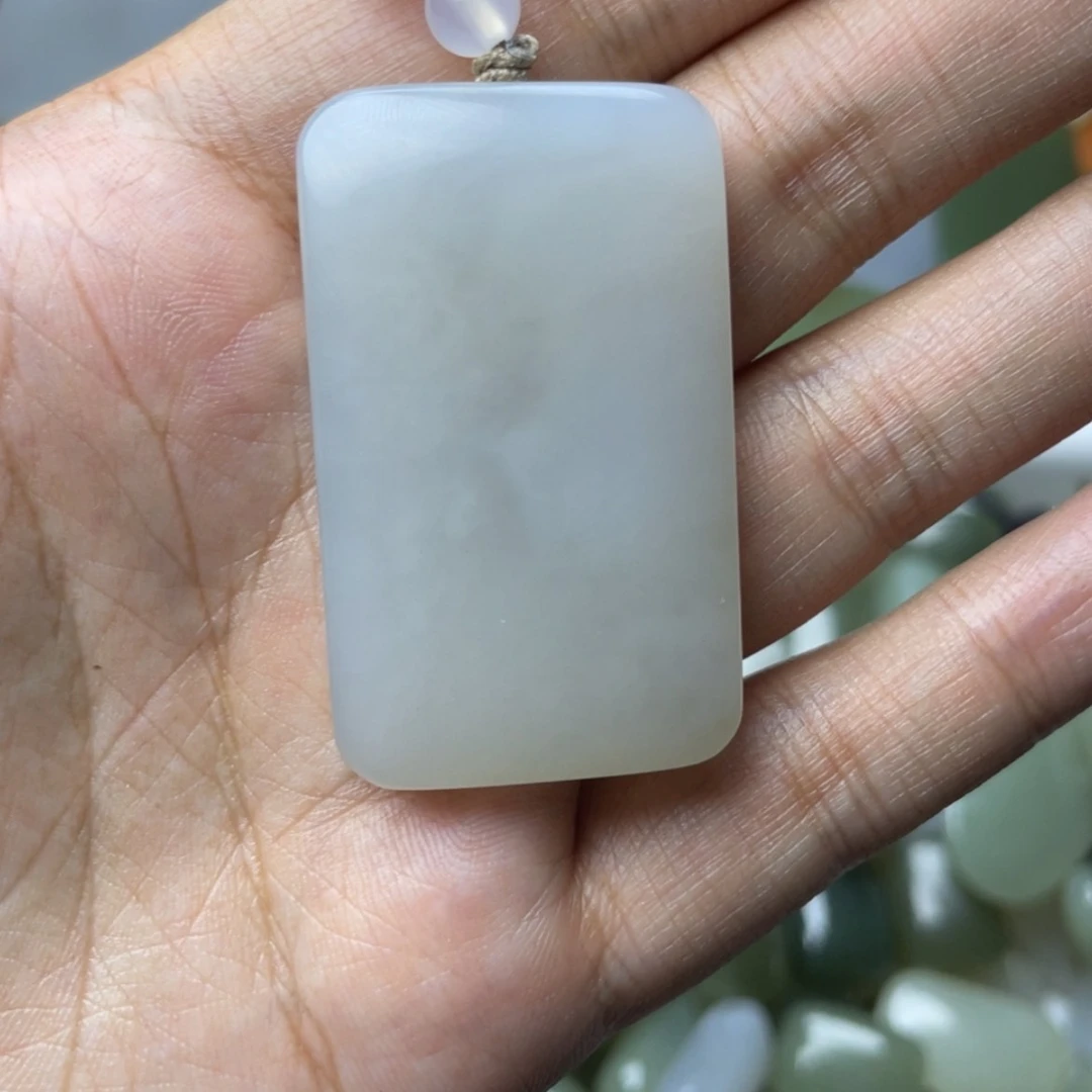 【闪购商品】和田玉未镶嵌颈饰漂*