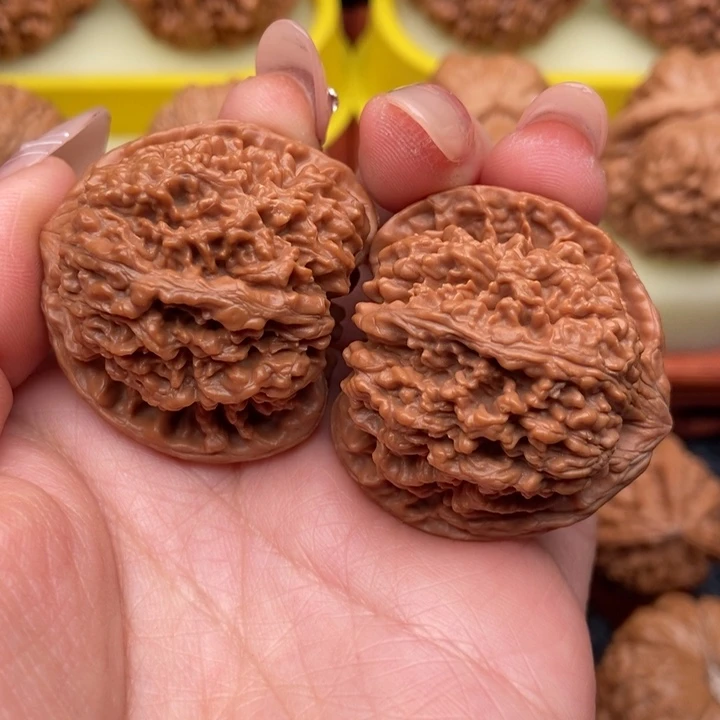 文玩核桃吊坠38全品老树红皮满天星