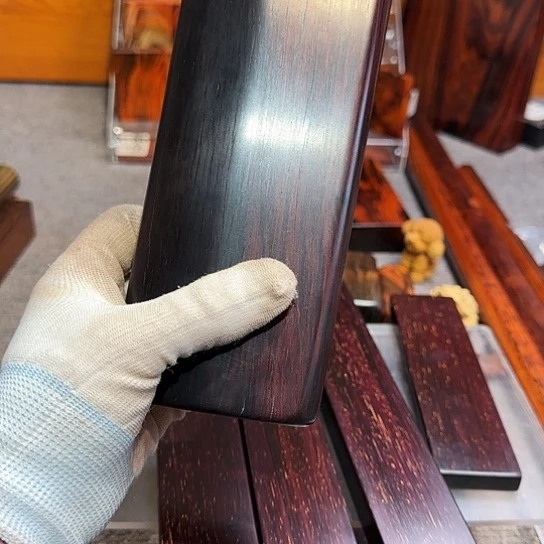 卢氏黑黄檀（大叶紫檀）功**者