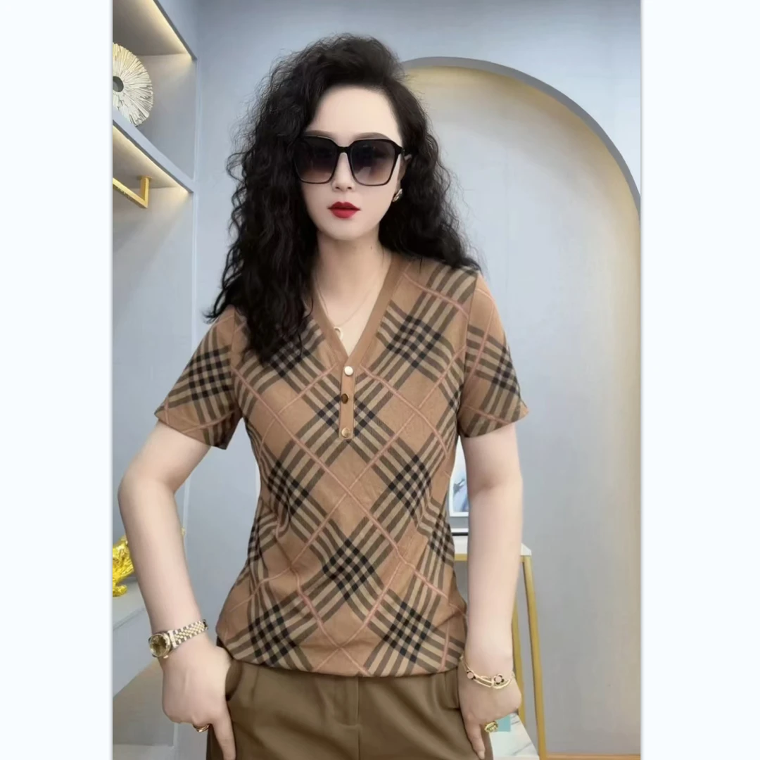 夏季女士减龄百搭显瘦大码V领衫长袖时尚休闲修身遮肉单排扣V领