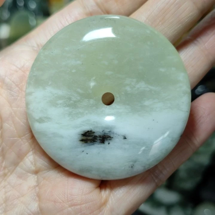 岫玉未镶嵌平安扣