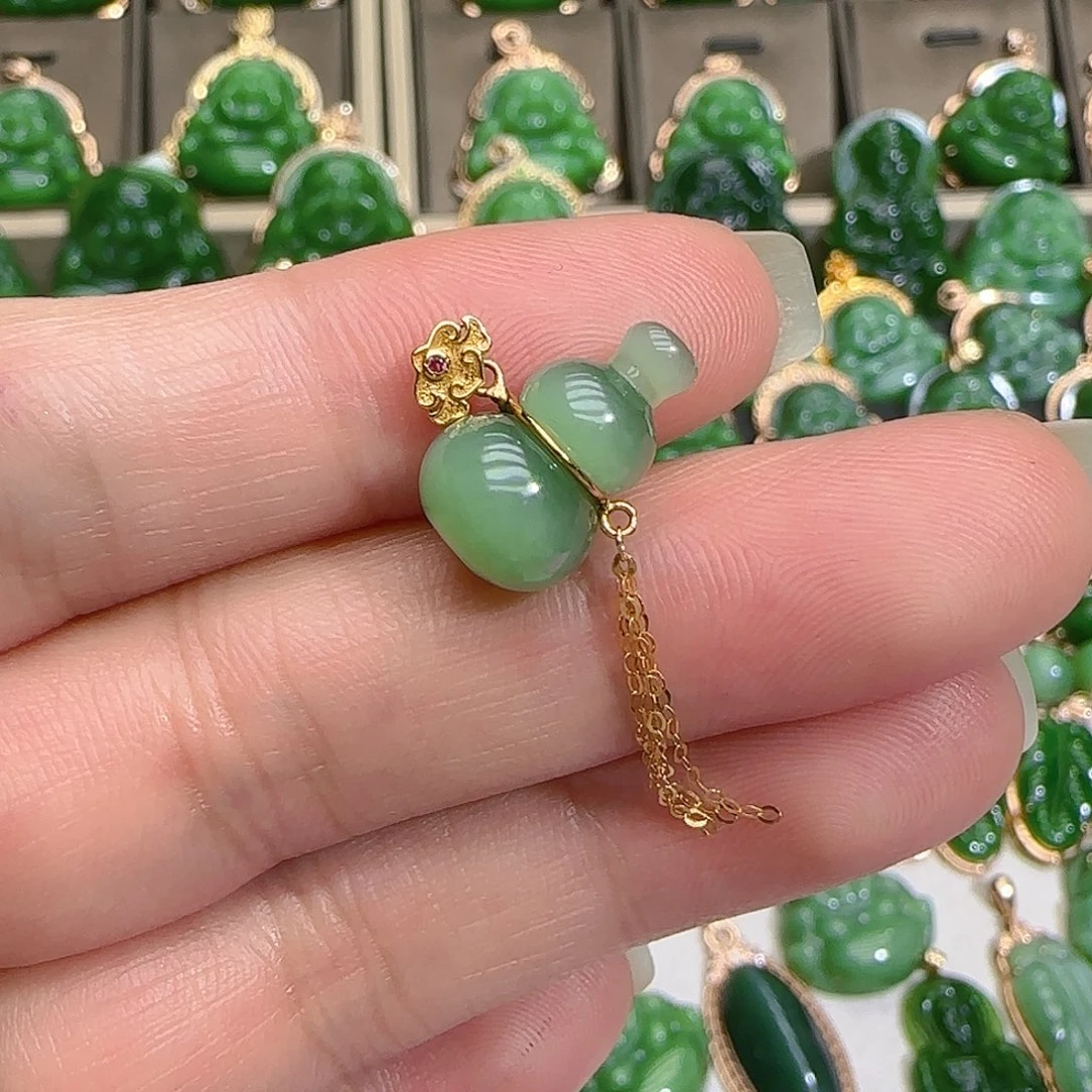 和田玉（碧玉）吊坠(不含链)18K金镶嵌