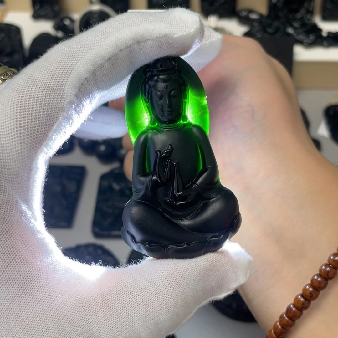 未镶嵌蛇纹石玉吊坠