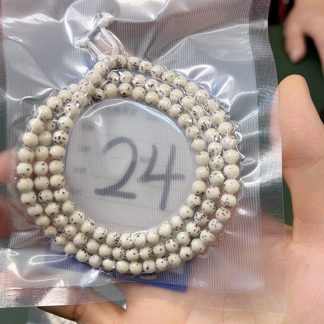 星月菩提吊坠原白108。6。 24