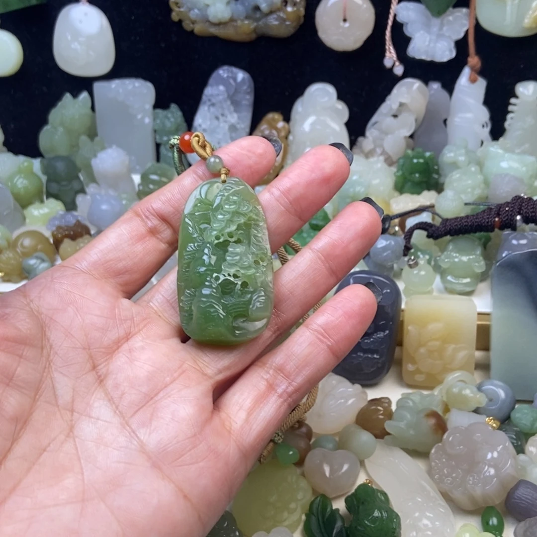 和田玉未镶嵌颈饰