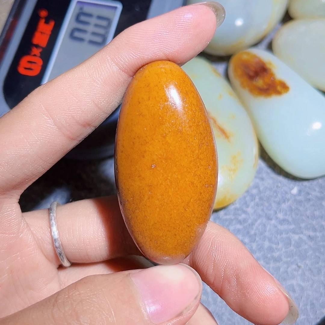 和田玉未镶嵌珠宝奇石