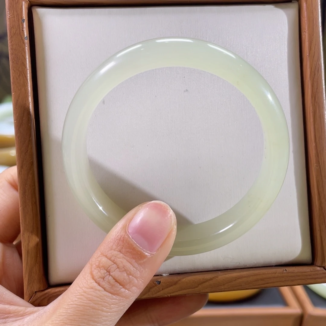 和田玉未镶嵌手镯53圈