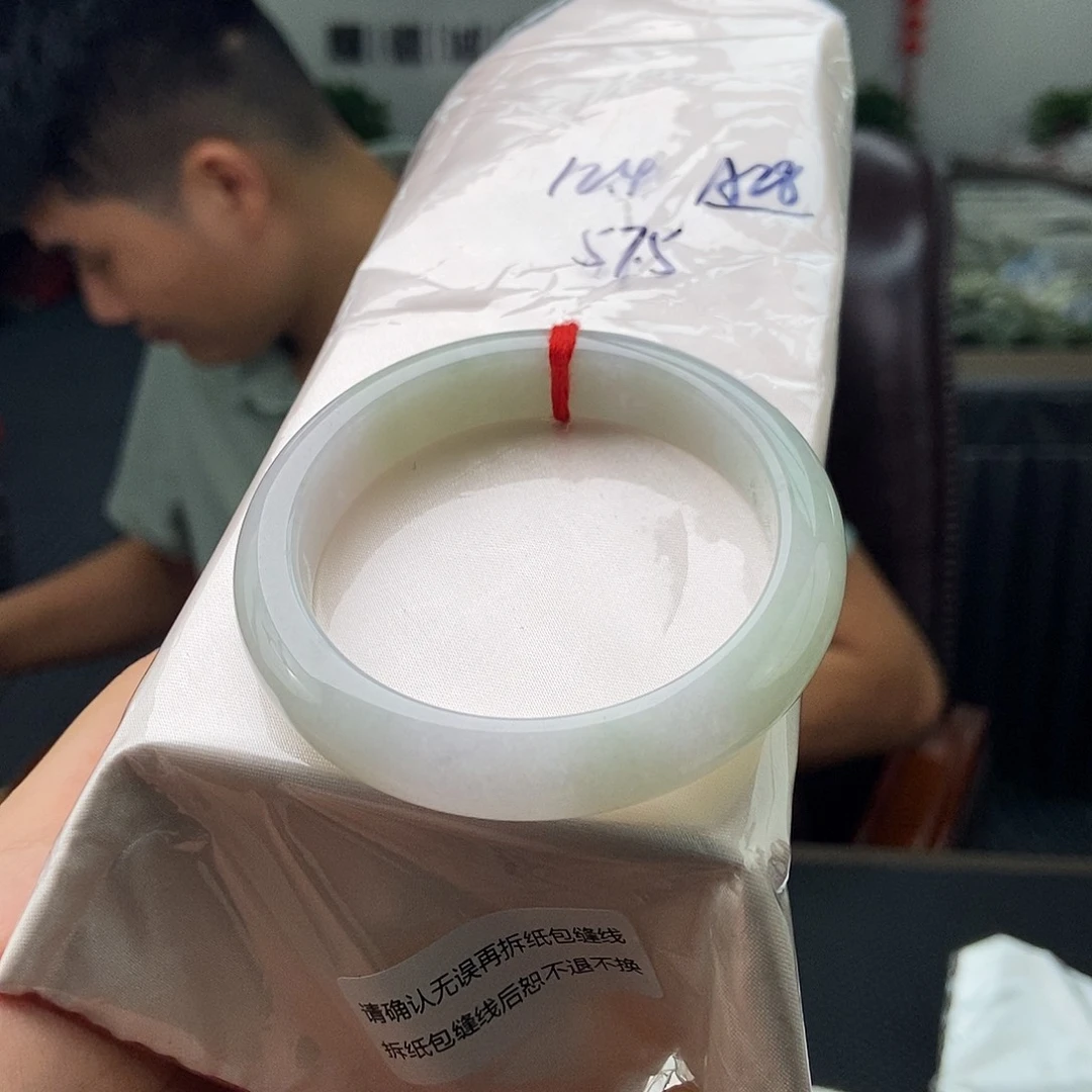 未镶嵌手镯翡翠拍一发一